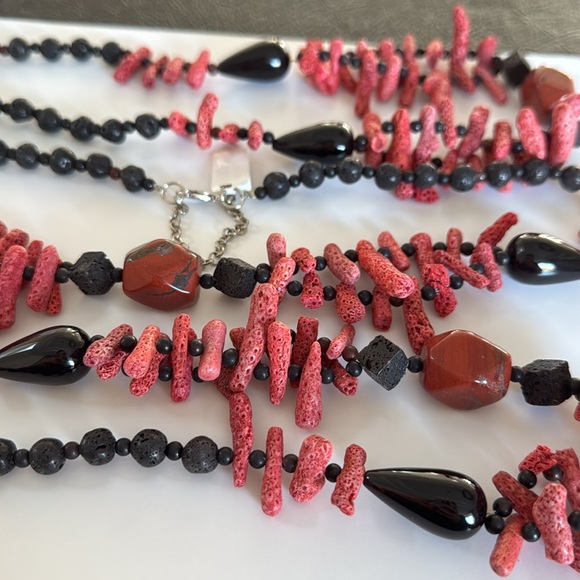 Black Friday Deal! 

Three beautiful rare find necklaces - Picture 3 of 4